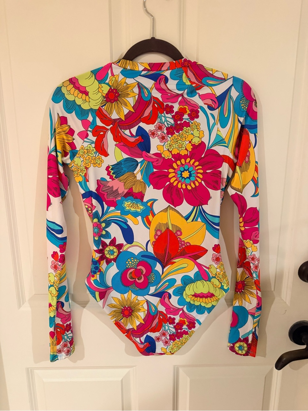 Trina Turk NEVERWORN Long-Sleeve medium Floral Zip Front Women’s Swimsuit - Picture 3 of 4